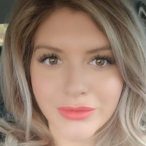 Meet your Posher, Carly